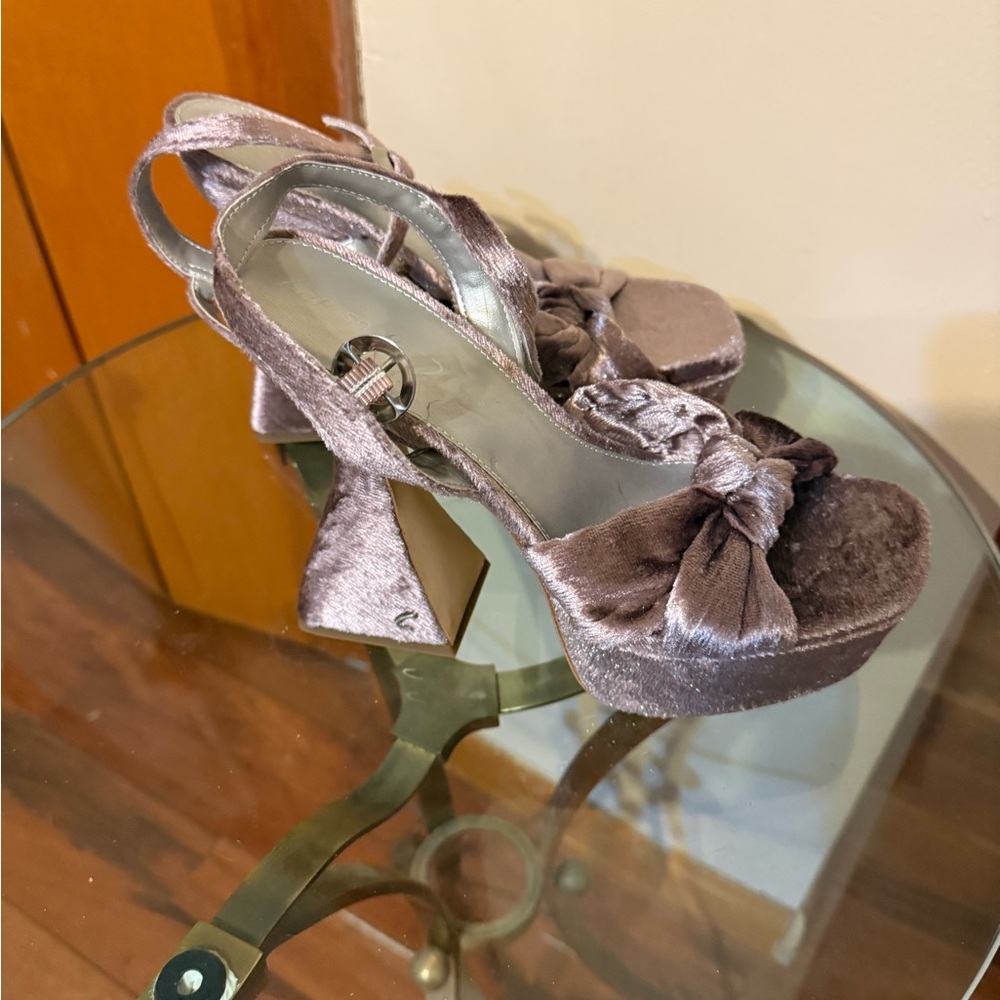 Circus by Sam Edelman Velvet Bow Heels